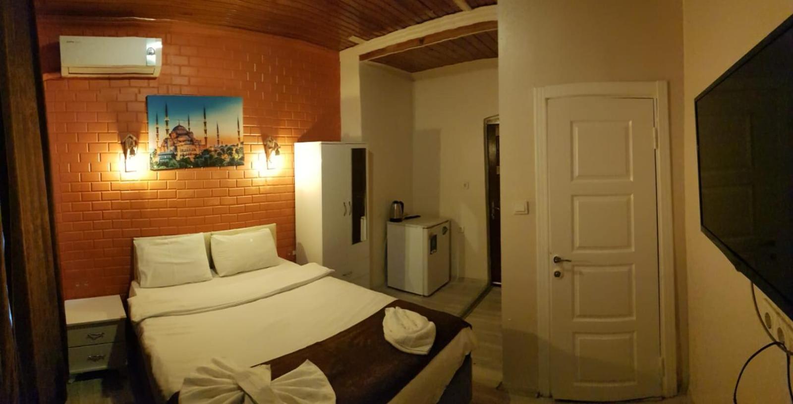 Taksim Bricktown Suite Istanbul Bagian luar foto