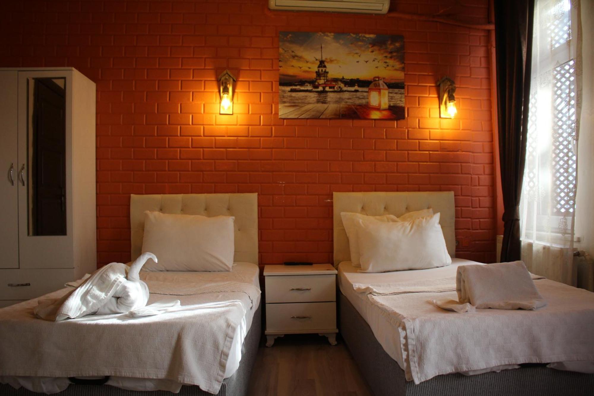 Taksim Bricktown Suite Istanbul Bagian luar foto