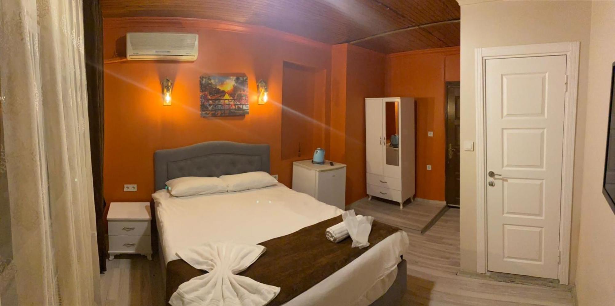 Taksim Bricktown Suite Istanbul Bagian luar foto