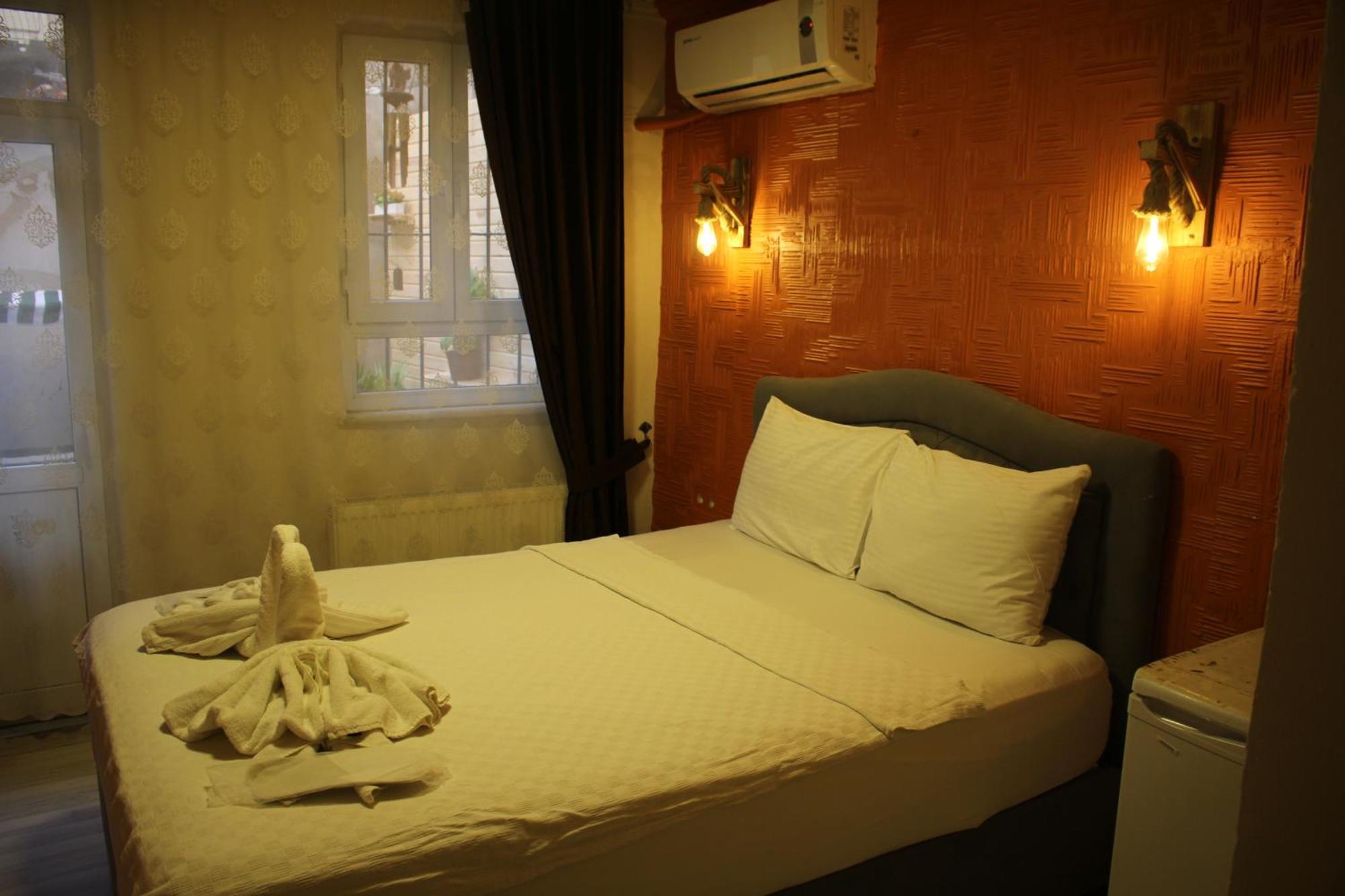 Taksim Bricktown Suite Istanbul Bagian luar foto